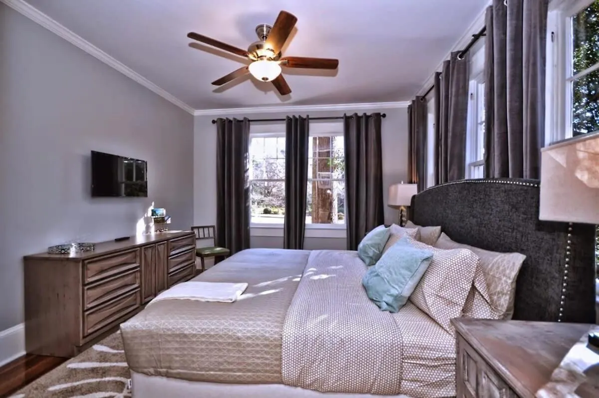 Holiday home 2 Bedroom In Myers Park With Comfortable Screened Porch Charlotte United States