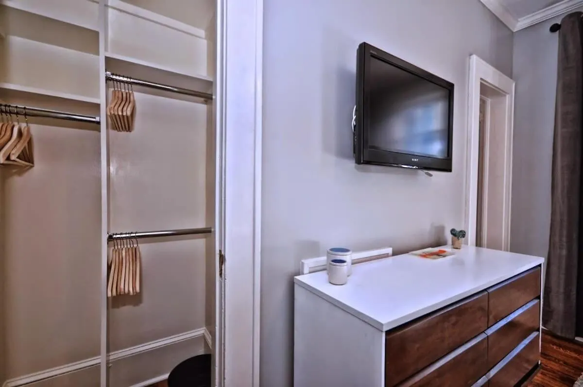 2 Bedroom In Myers Park With Comfortable Screened Porch Charlotte 0*,