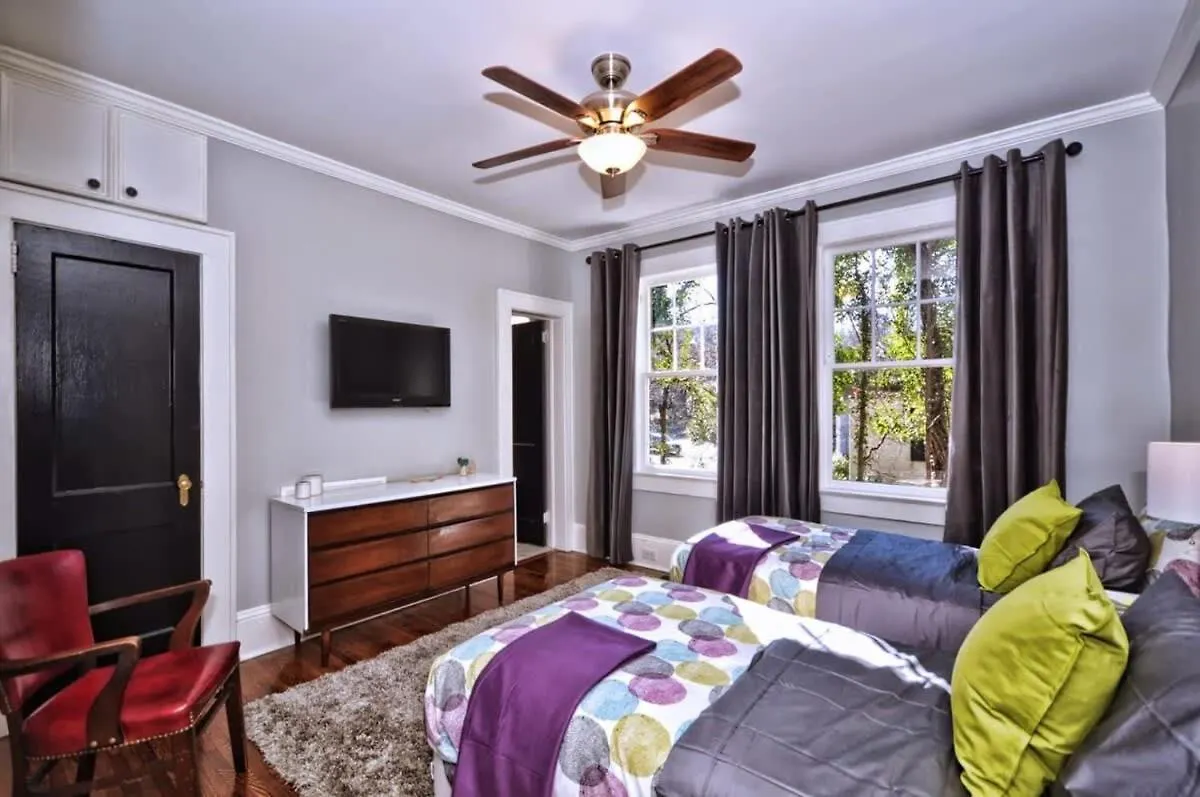 2 Bedroom In Myers Park With Comfortable Screened Porch Charlotte