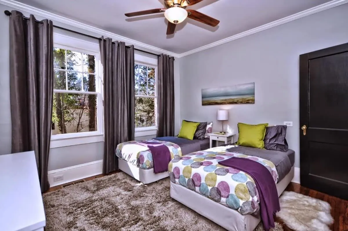 2 Bedroom In Myers Park With Comfortable Screened Porch Charlotte