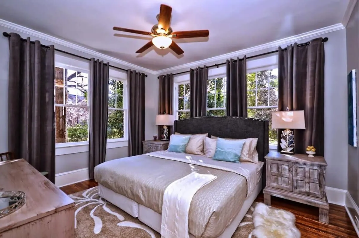2 Bedroom In Myers Park With Comfortable Screened Porch Charlotte 0*,