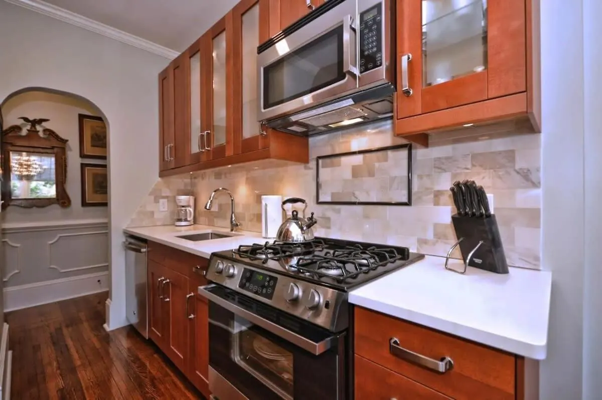 Holiday home 2 Bedroom In Myers Park With Comfortable Screened Porch Charlotte