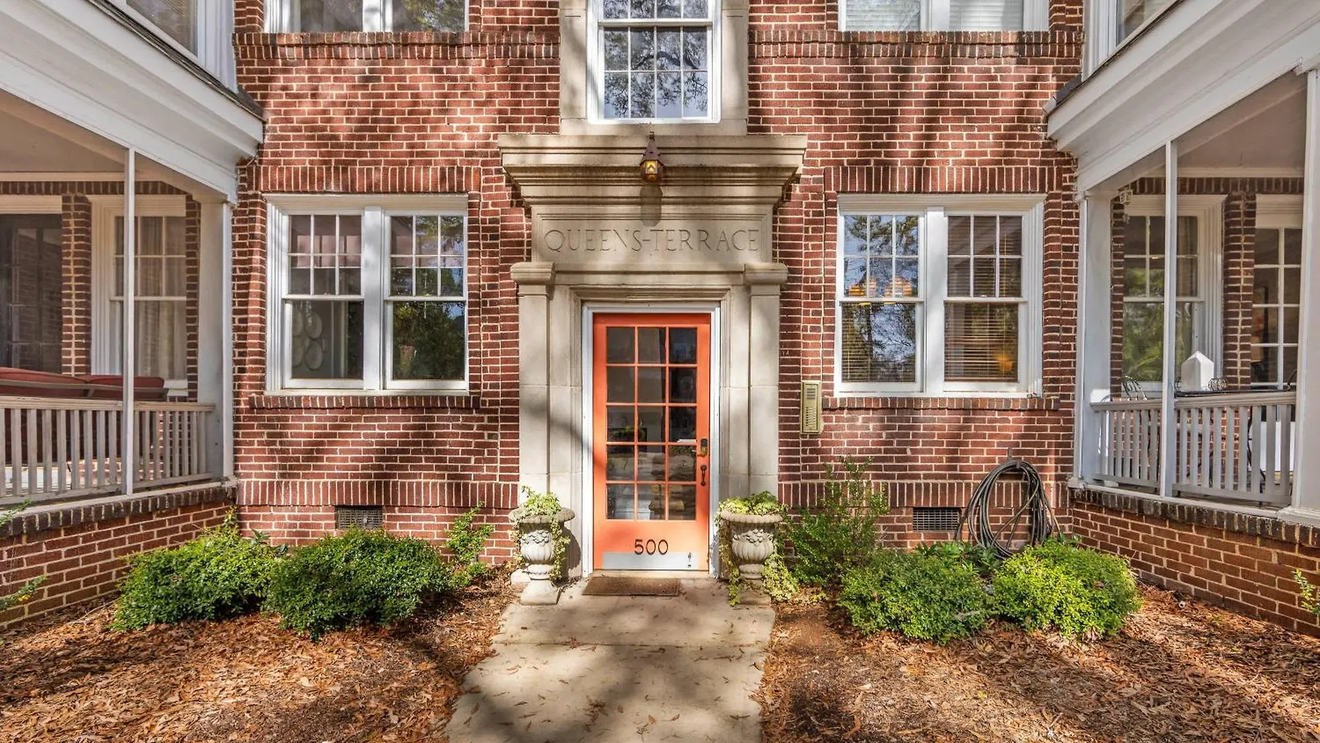 2 Bedroom In Myers Park With Comfortable Screened Porch シャーロット 米国