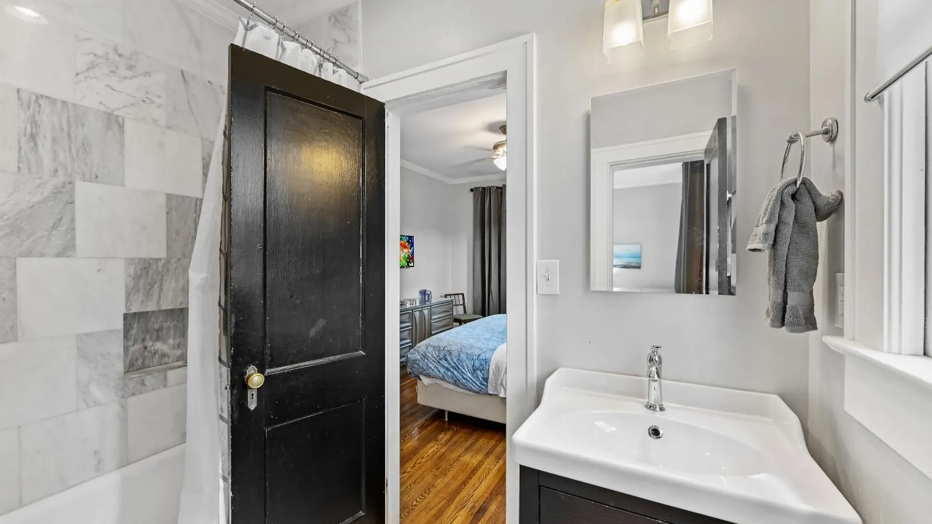 2 Bedroom In Myers Park With Comfortable Screened Porch シャーロット 0*,  米国