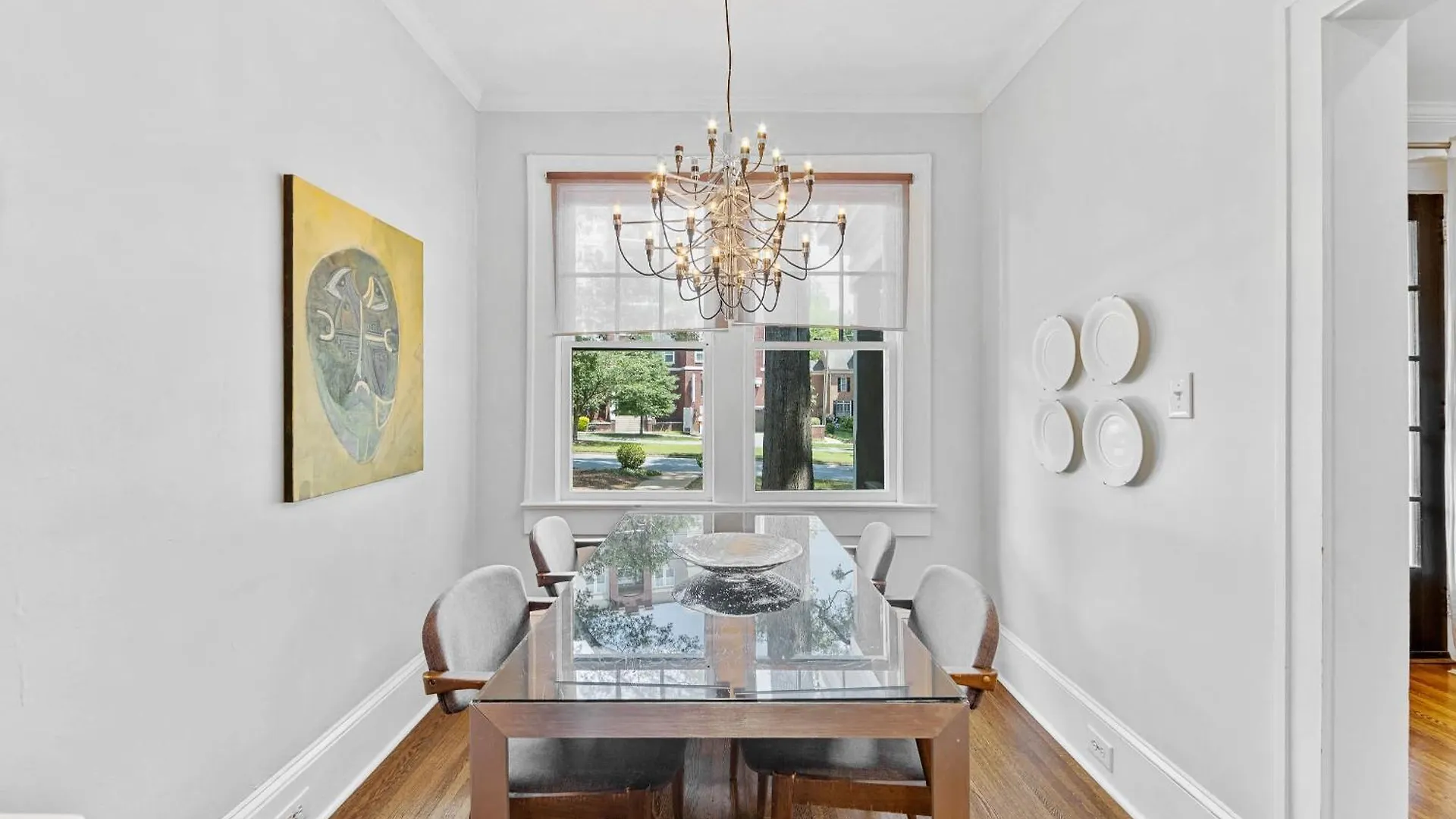 2 Bedroom In Myers Park With Comfortable Screened Porch シャーロット