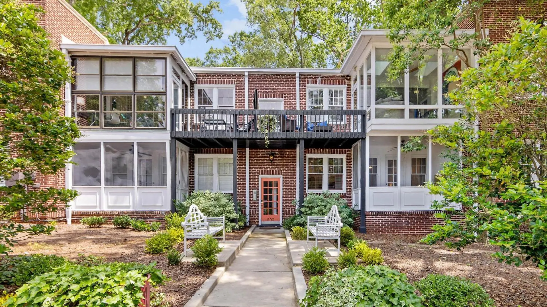 2 Bedroom In Myers Park With Comfortable Screened Porch シャーロット 0*,